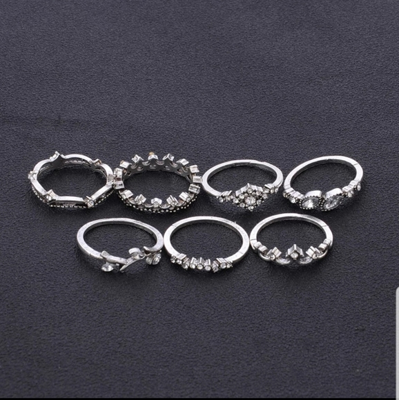 *Elizabeth * 7 Piece Ring Set - Picture 3 of 6